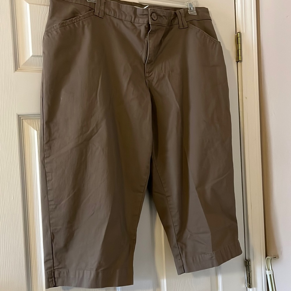 Lee’s Capris Pants